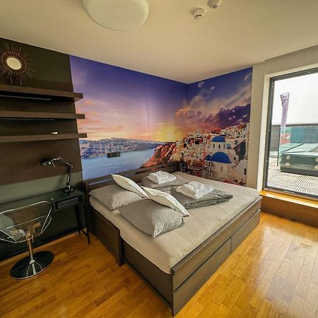 Apartman Se Saunou A Terasou S Vyhledem Na 브르노 외부 사진
