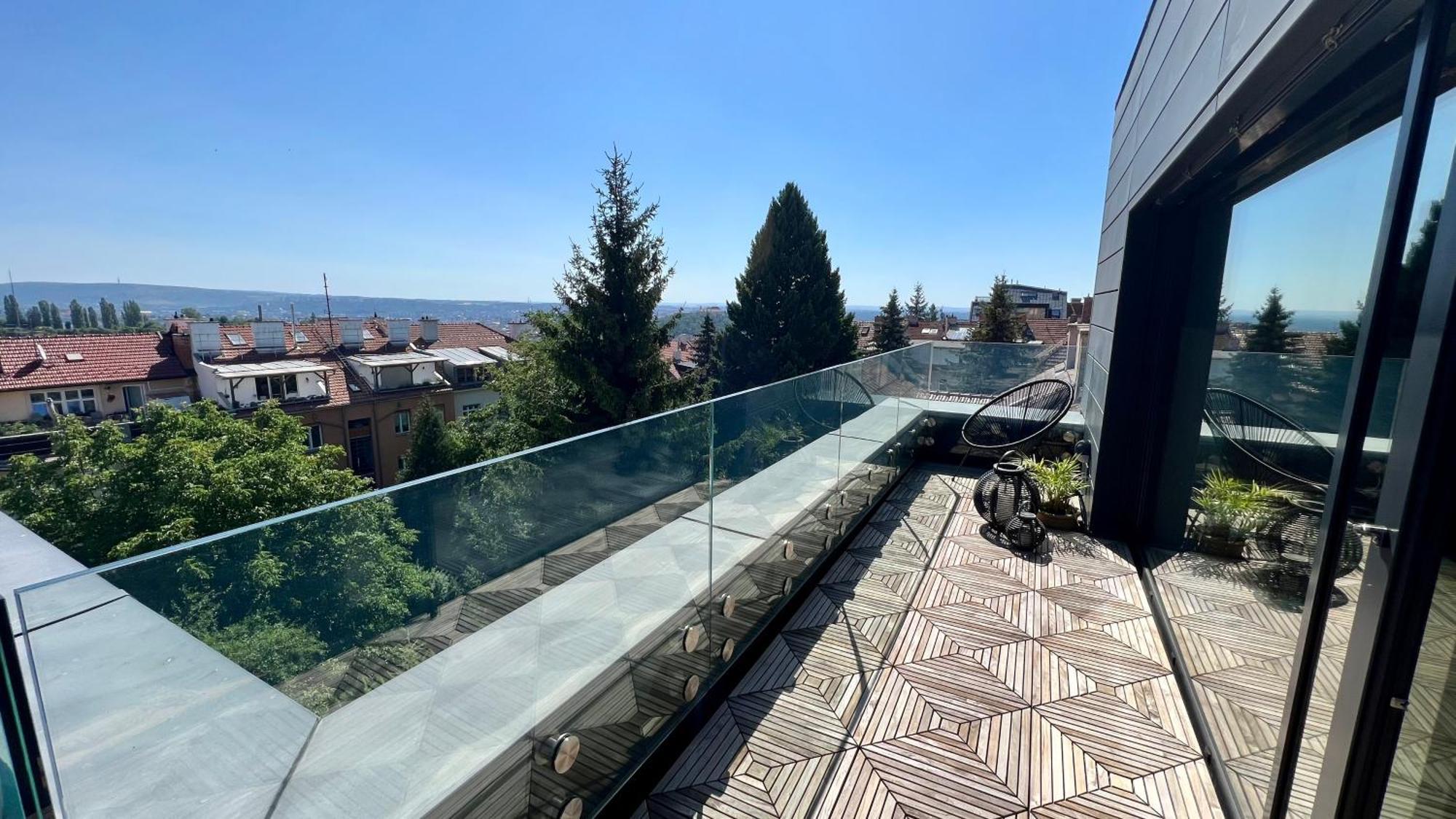 Apartman Se Saunou A Terasou S Vyhledem Na 브르노 외부 사진