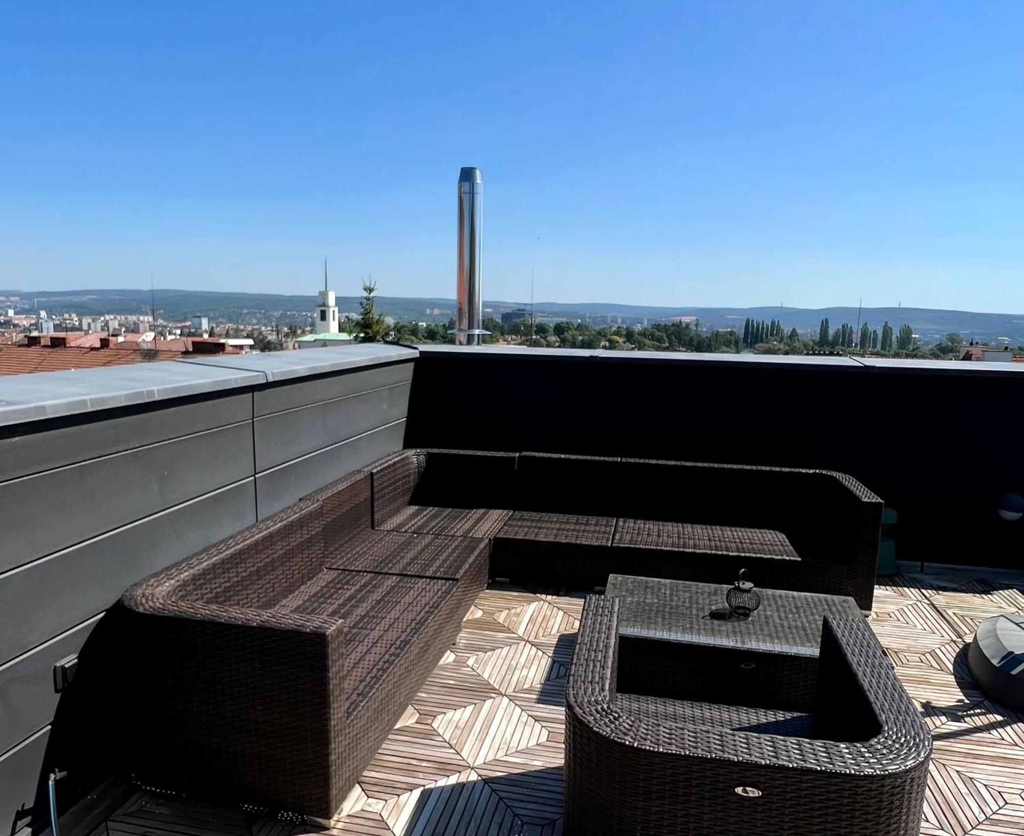Apartman Se Saunou A Terasou S Vyhledem Na 브르노 외부 사진